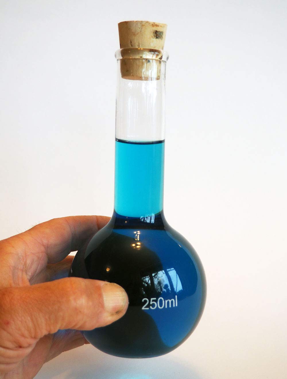 250 ml borosilicate round flask with cork stopper
